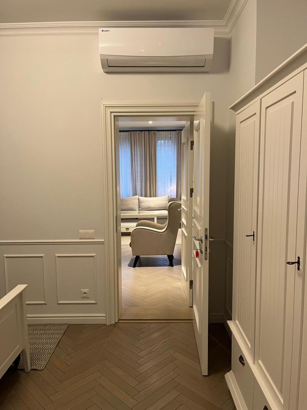 Osobnyak Aparthotel Jūrkalne Exteriör bild